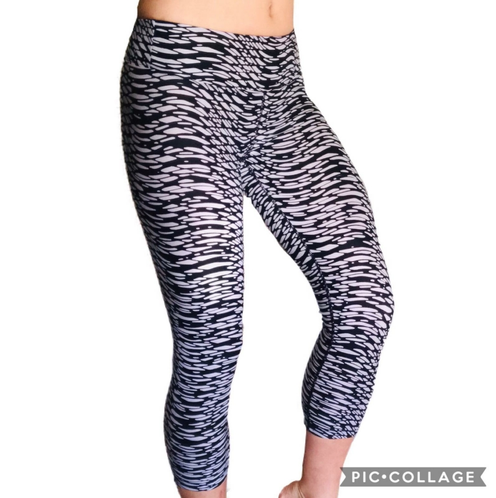 Calvin Klein Performance Quick Dry Capris XS
